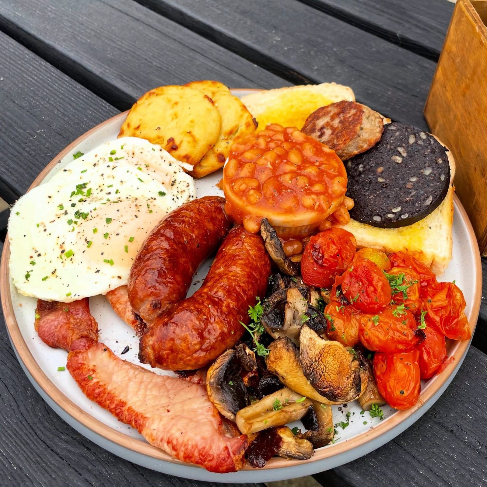 Best Cornish Breakfast Bodmin with bacon sausage eggs beans mushrooms tomatoes and toast