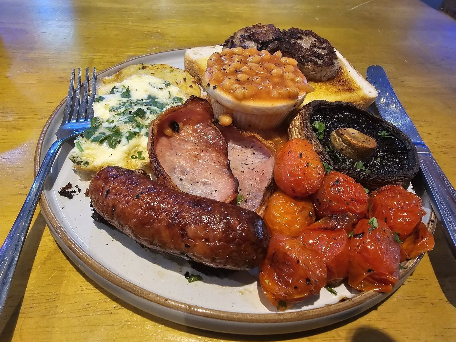 The SuperGRIDL Breakfast: Two bacon rashers, two sausages, spinach-scrambled eggs, black pudding and Cornish hogs pudding